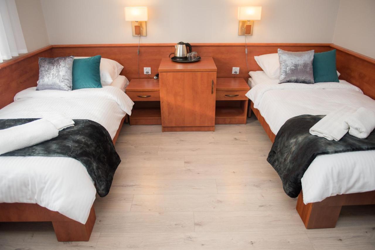 Geris Aparthotel Czestochowa Ngoại thất bức ảnh