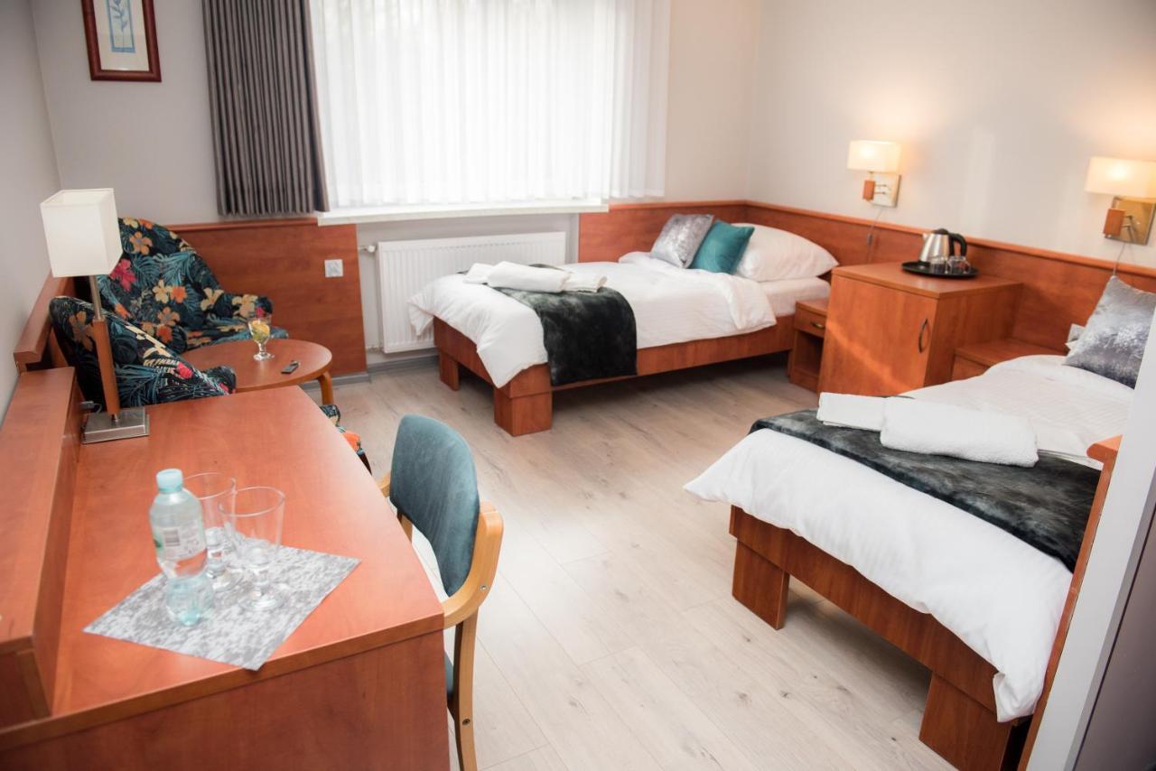 Geris Aparthotel Czestochowa Ngoại thất bức ảnh
