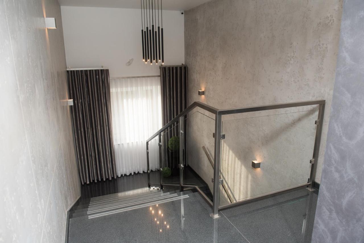 Geris Aparthotel Czestochowa Ngoại thất bức ảnh