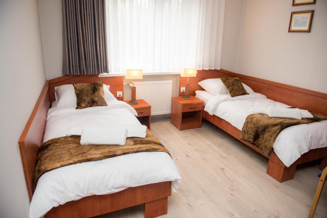 Geris Aparthotel Czestochowa Ngoại thất bức ảnh