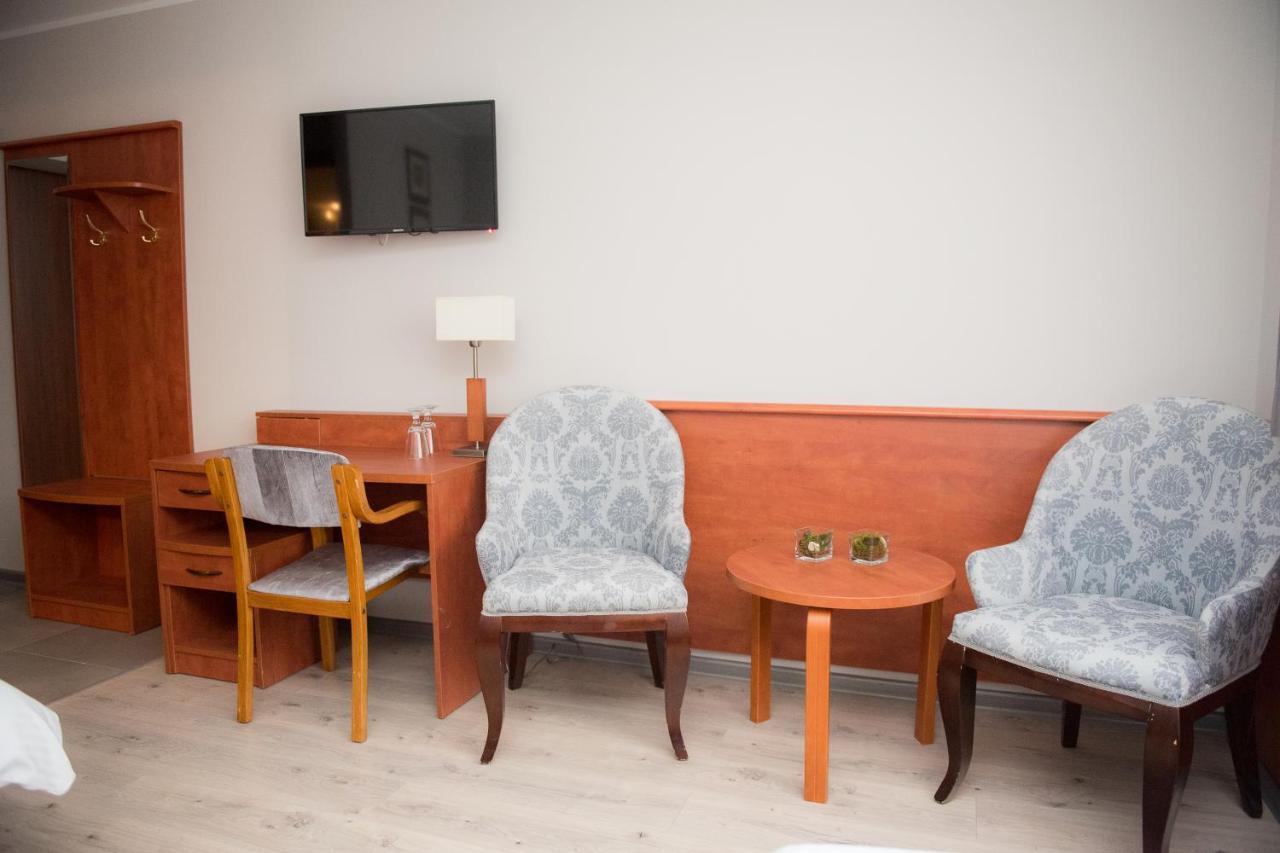 Geris Aparthotel Czestochowa Ngoại thất bức ảnh