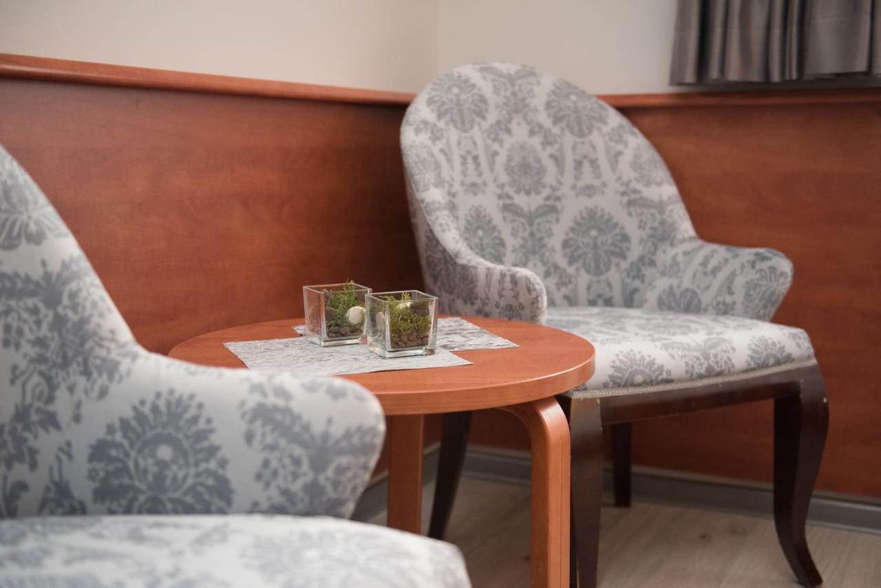 Geris Aparthotel Czestochowa Ngoại thất bức ảnh